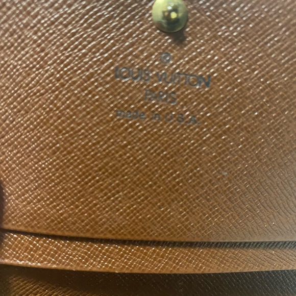Louis Vuitton Wallet - Picture 3 of 7
